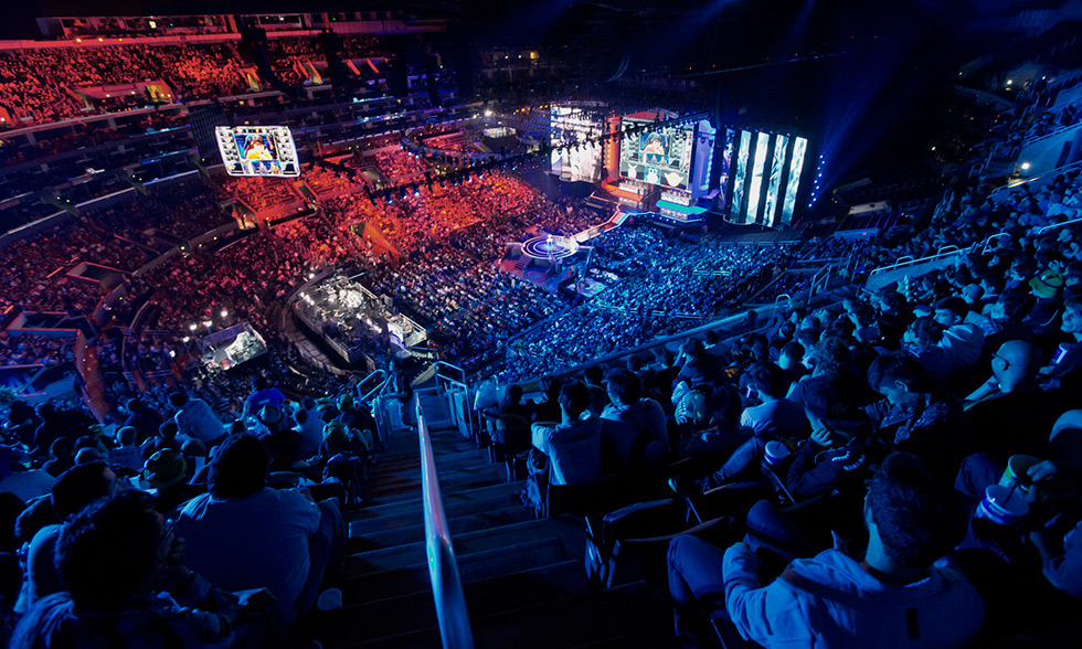 外媒评选各位置上的年度最佳阵容：EDG中野无缘